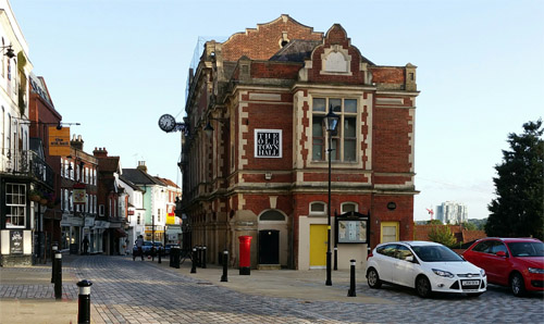Picture of the beautifl Old High Street in Hemel Hempstead